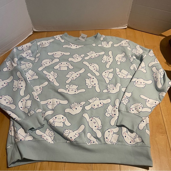 Sanrio Tops - NWOT Sanrio cinnamoroll blue sweatshirt